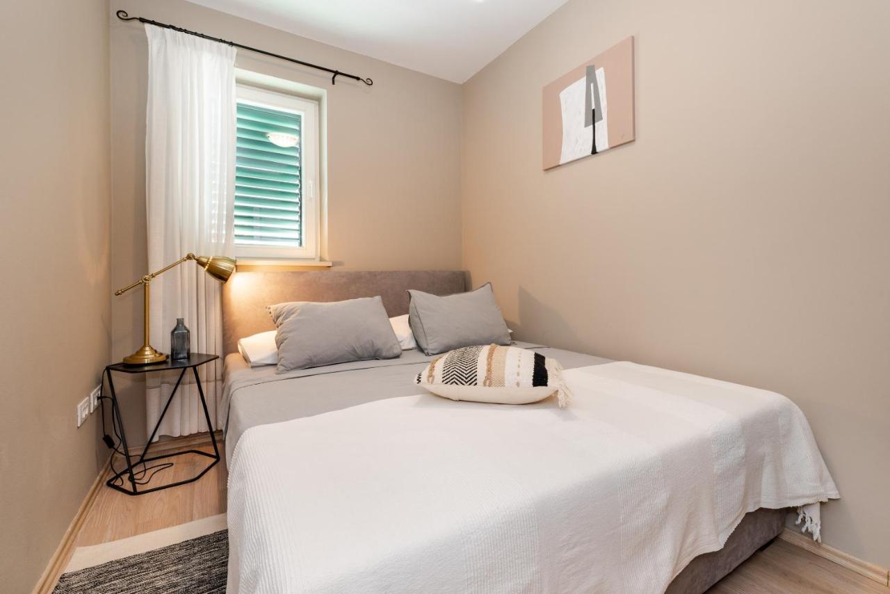 Apartment Cami -Stylish Apartment With A Beautiful Seaview Rabac Buitenkant foto