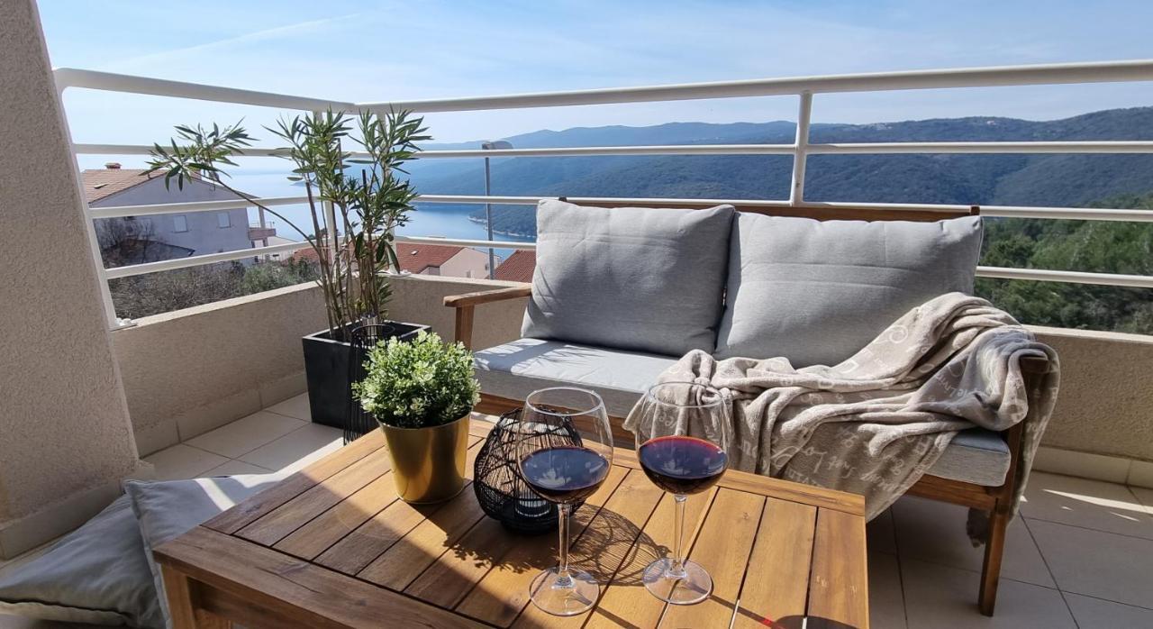 Apartment Cami -Stylish Apartment With A Beautiful Seaview Rabac Buitenkant foto